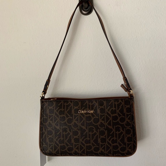 🌹Calvin Klein Shoulder Bag, Faux Leather🌹